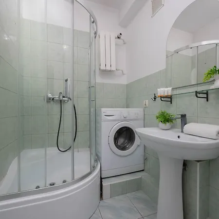Cozy Danilowiczowska Near Ogrod Saski And Old Town By Renters