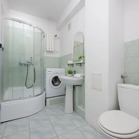 Cozy Danilowiczowska Near Ogrod Saski And Old Town By Renters *