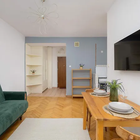Cozy Danilowiczowska Near Ogrod Saski And Old Town By Renters * Varšava