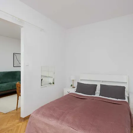 Cozy Danilowiczowska Near Ogrod Saski And Old Town By Renters Apartmán *