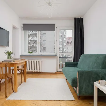 Cozy Danilowiczowska Near Ogrod Saski And Old Town By Renters Apartment