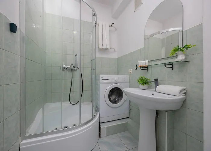 Cozy Danilowiczowska Near Ogrod Saski And Old Town By Renters