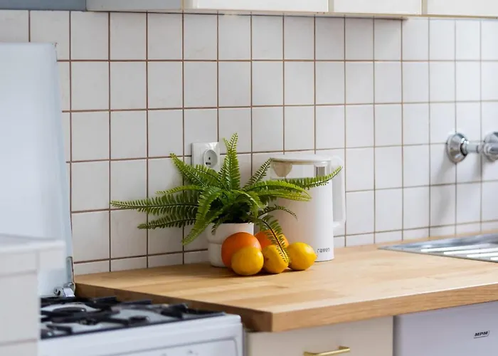 شقة Cozy Danilowiczowska Near Ogrod Saski And Old Town By Renters *