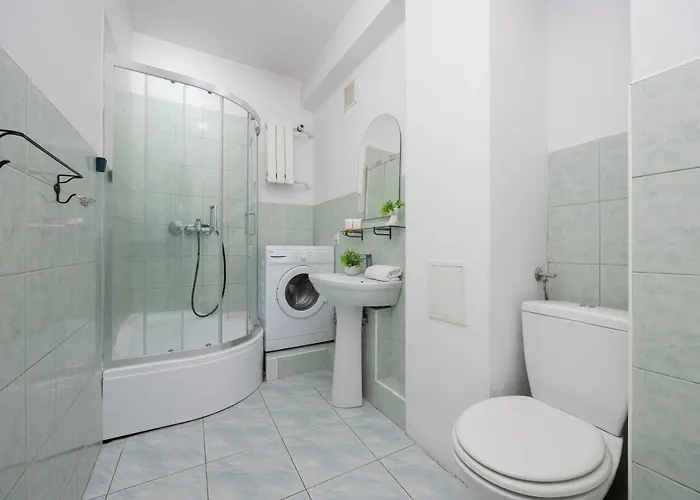 Cozy Danilowiczowska Near Ogrod Saski And Old Town By Renters *