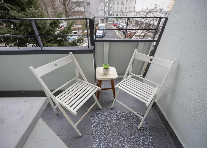 Cozy Danilowiczowska Near Ogrod Saski And Old Town By Renters وارسو